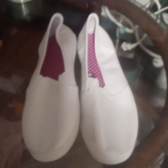 No brand tag size 9 slip-on sneaker (SKU 1022) - Picture 1 of 1